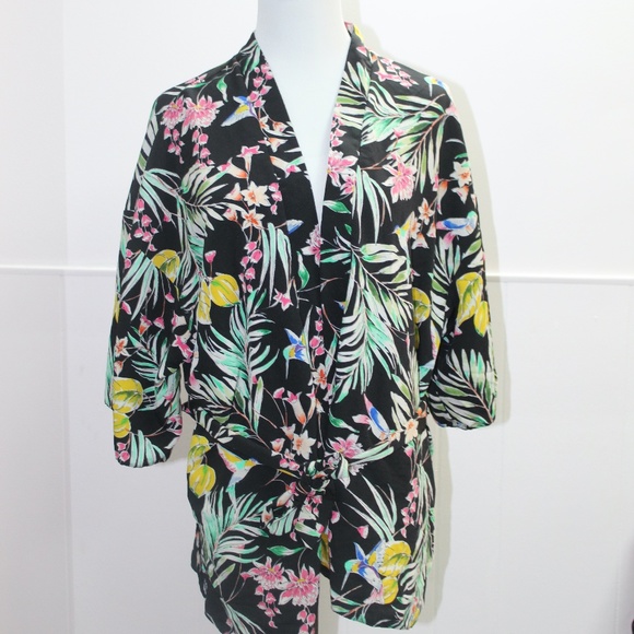 🎀 3/$30 Primark Floral Belted Cardigan - Picture 2 of 3